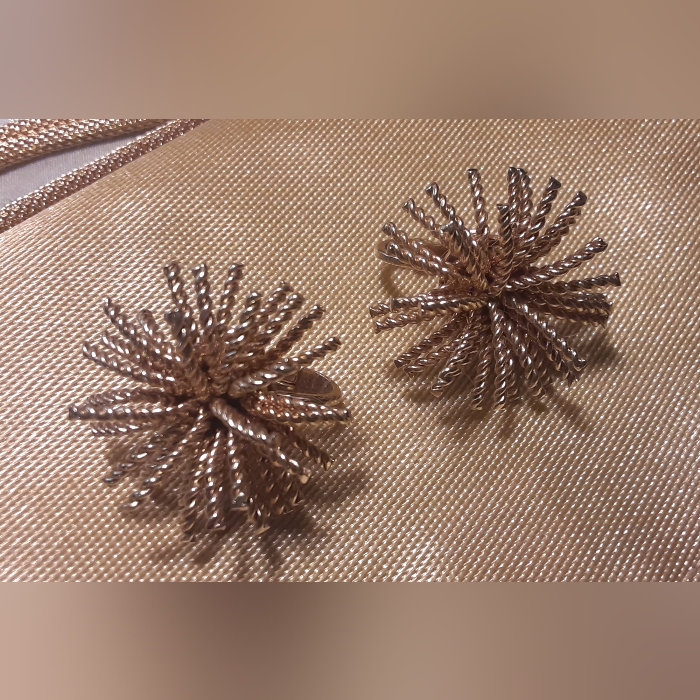 C1950 Bergere Goldtone Starburst Earrings Clippers